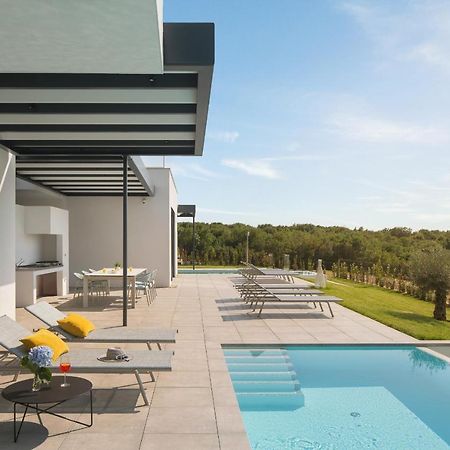 Design Villa Noble With Spa บาเล ภายนอก รูปภาพ