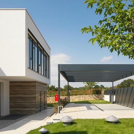 Design Villa Noble With Spa บาเล ภายนอก รูปภาพ